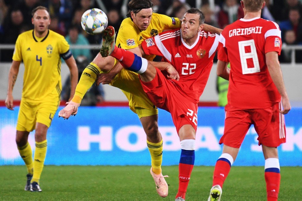 Букмекер принимает ставки на автора гола в матче России и Швеции