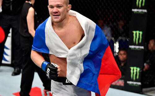 Российские топ-бойцы являются фаворитами на UFC 267