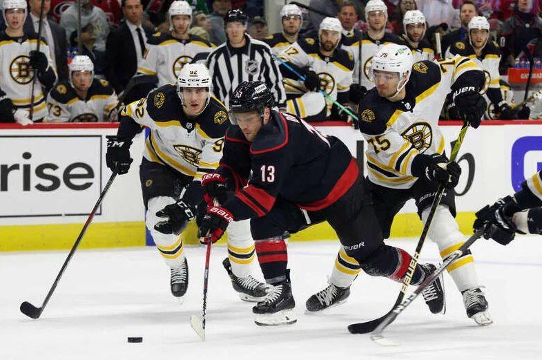 Бостон – Каролина прогноз за КФ 1.92 18 ноября 2025 НХЛ