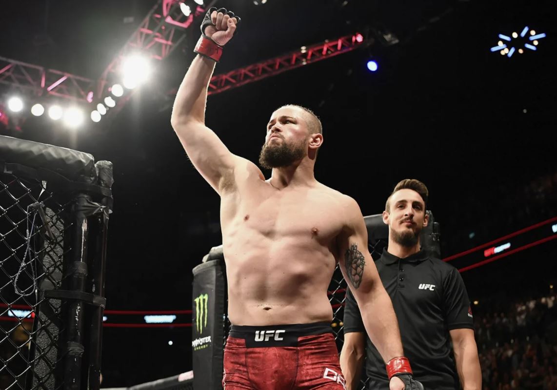 Изагахмаев — Далби: прогноз на бой 22 ноября 2025