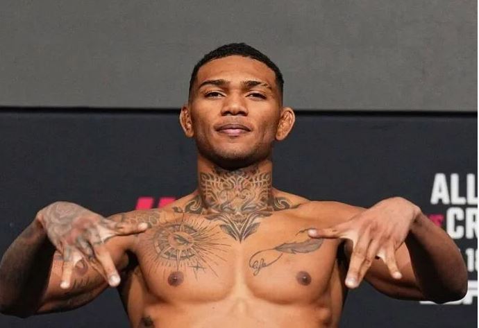 Брэди — Моралес: прогноз на бой 16 ноября 2025