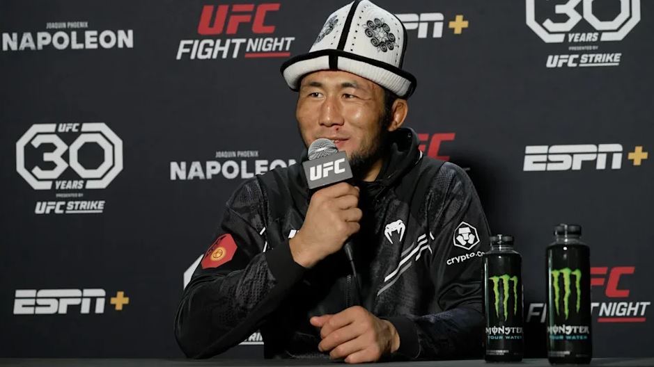 Оролбай — Херманссон: прогноз на бой 22 ноября 2025