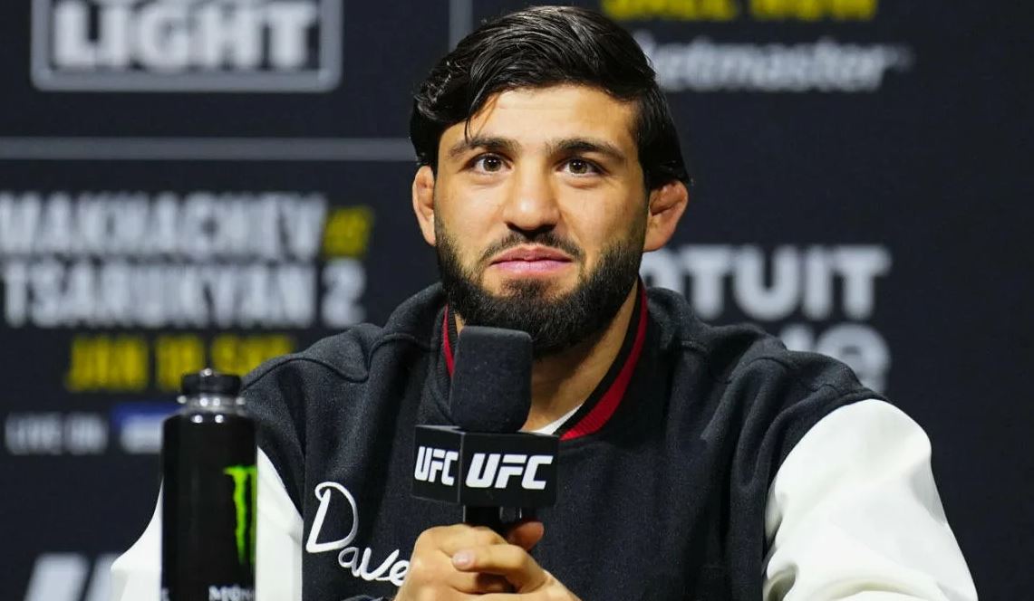 Царукян — Хукер: прогноз на бой 22 ноября 2025