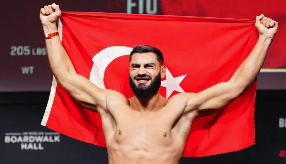 Аслан — Бараневски: прогноз на бой 7 декабря 2025