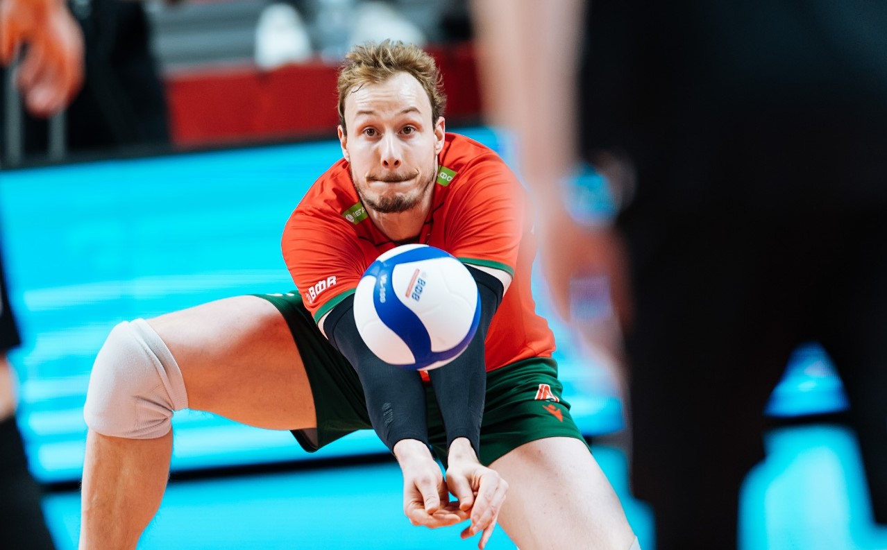 Локомотив — Факел прогноз на матч 10 декабря 2025