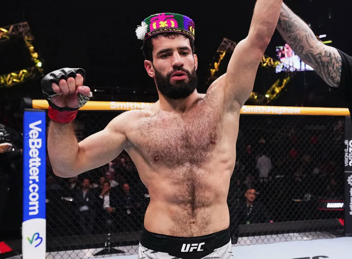 Наимов — Сантос: прогноз на бой 7 декабря 2025