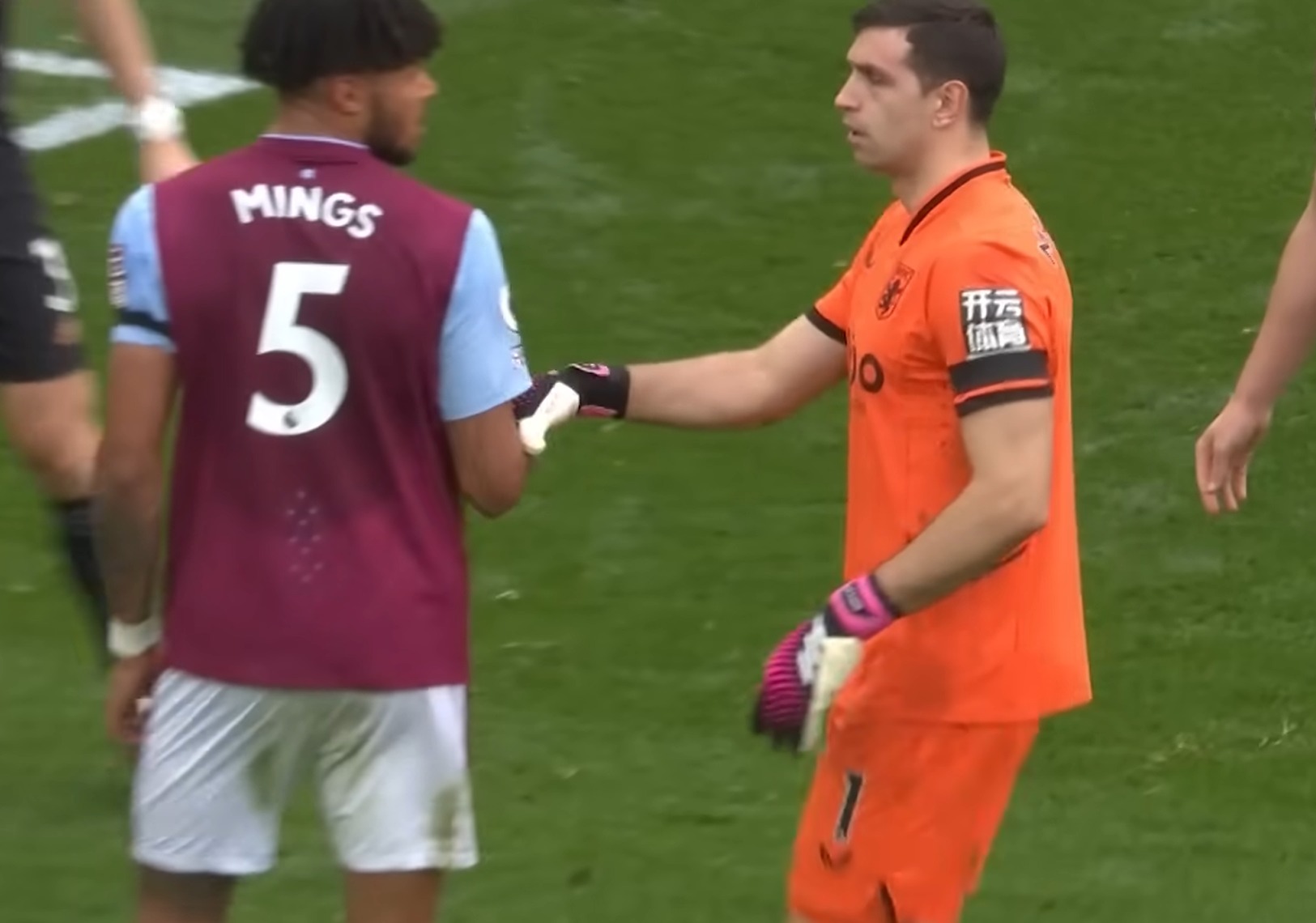 Астон Вилла — Арсенал прогноз на матч 6 декабря 2025