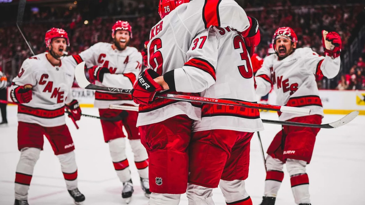 Каролина Харрикейнз — Флорида Пантерз прогноз на матч 24 декабря 2025