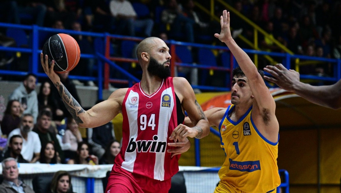 Олимпиакос — Валенсия прогноз на матч 16 декабря 2025