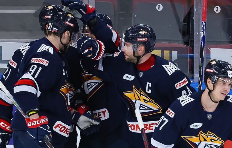 «Металлург» забивает 5+ шайб — ждёт ли «Амур» новый разгром?