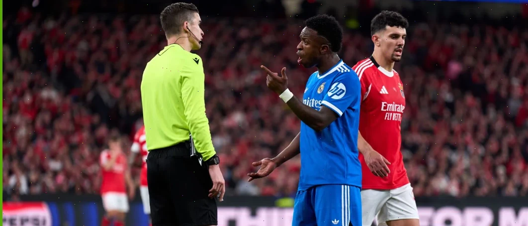 Винисиус поблагодарил партнера по команде за поддержку после расистского инцидента в матче против «Бенфики»